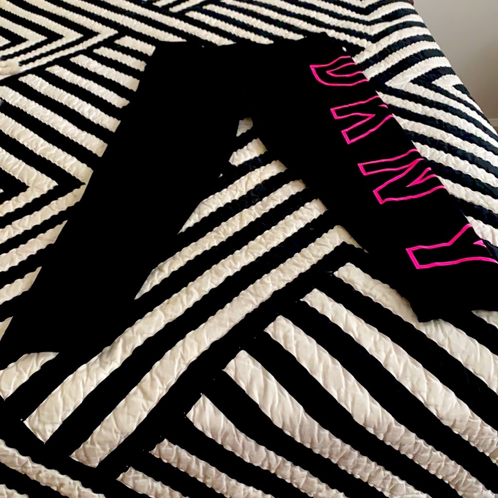 DKNY Sport black w/pink lettering leggings size XL, 90%cotton, 10% elastane
